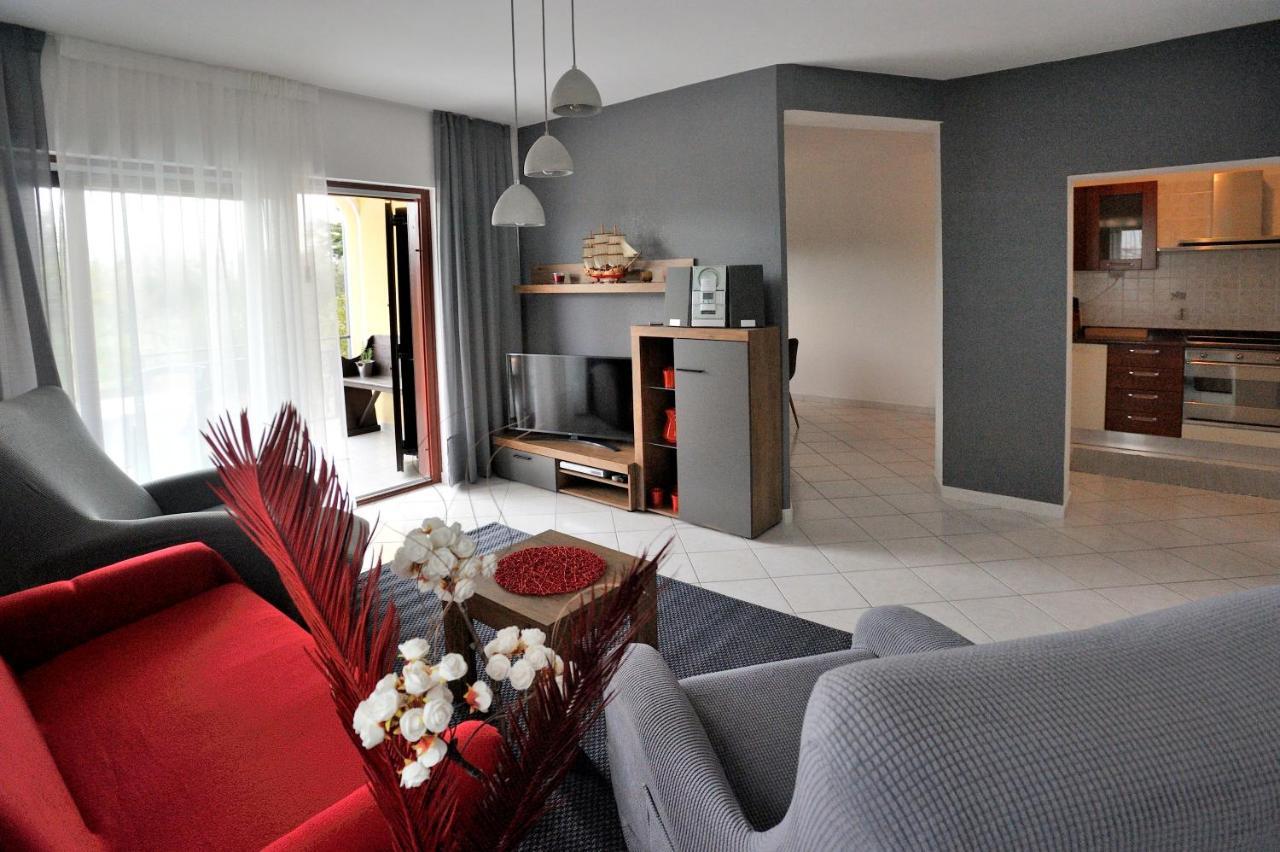 Apartment Vinja Porec - Privat Garden - Whirlpool Eksteriør bilde