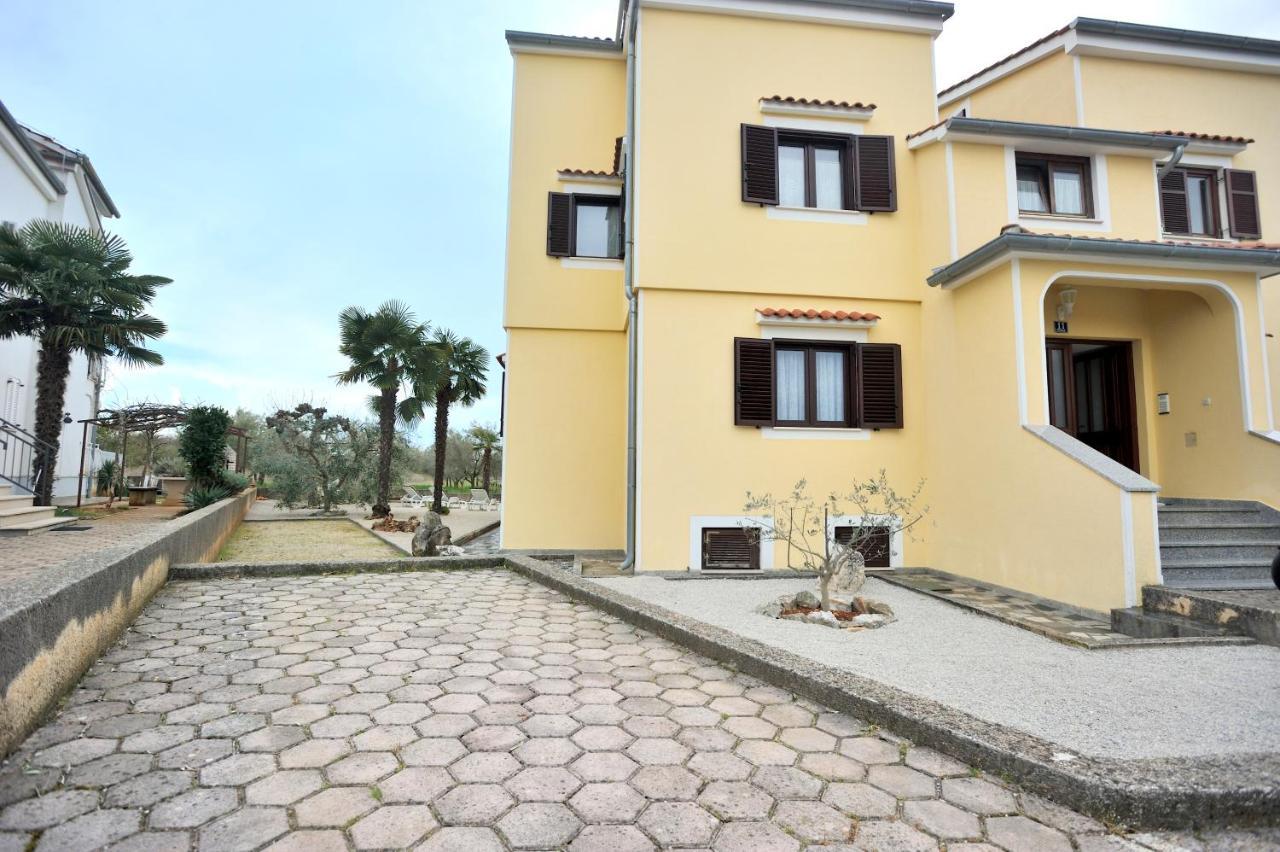 Apartment Vinja Porec - Privat Garden - Whirlpool Eksteriør bilde