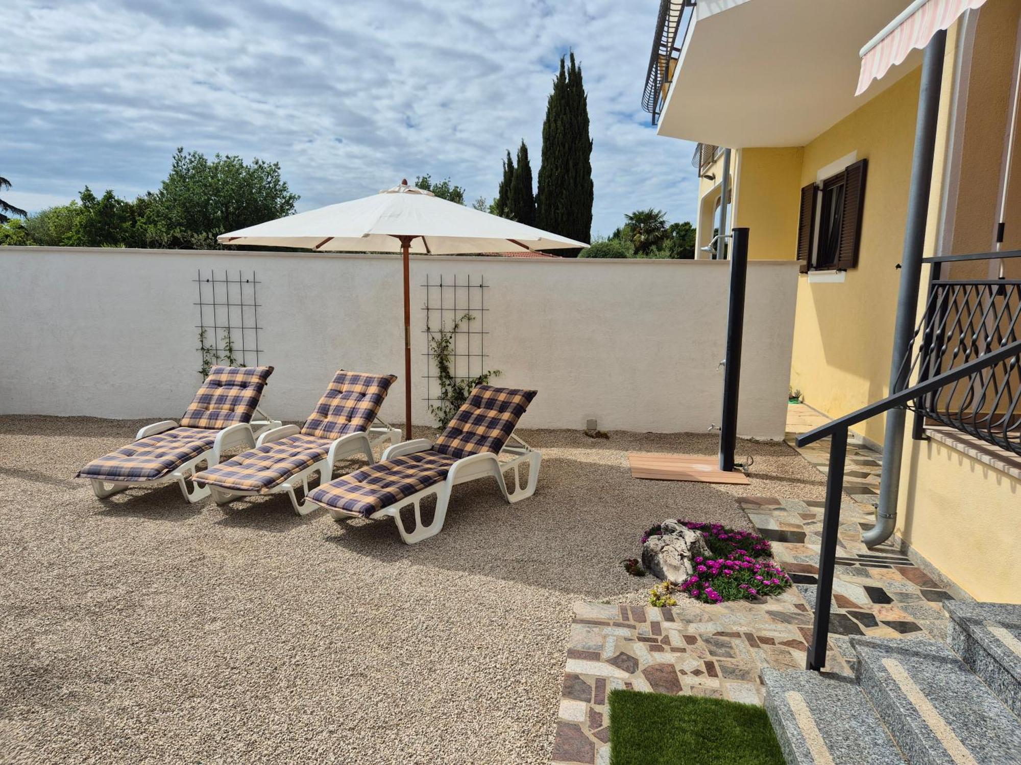 Apartment Vinja Porec - Privat Garden - Whirlpool Eksteriør bilde
