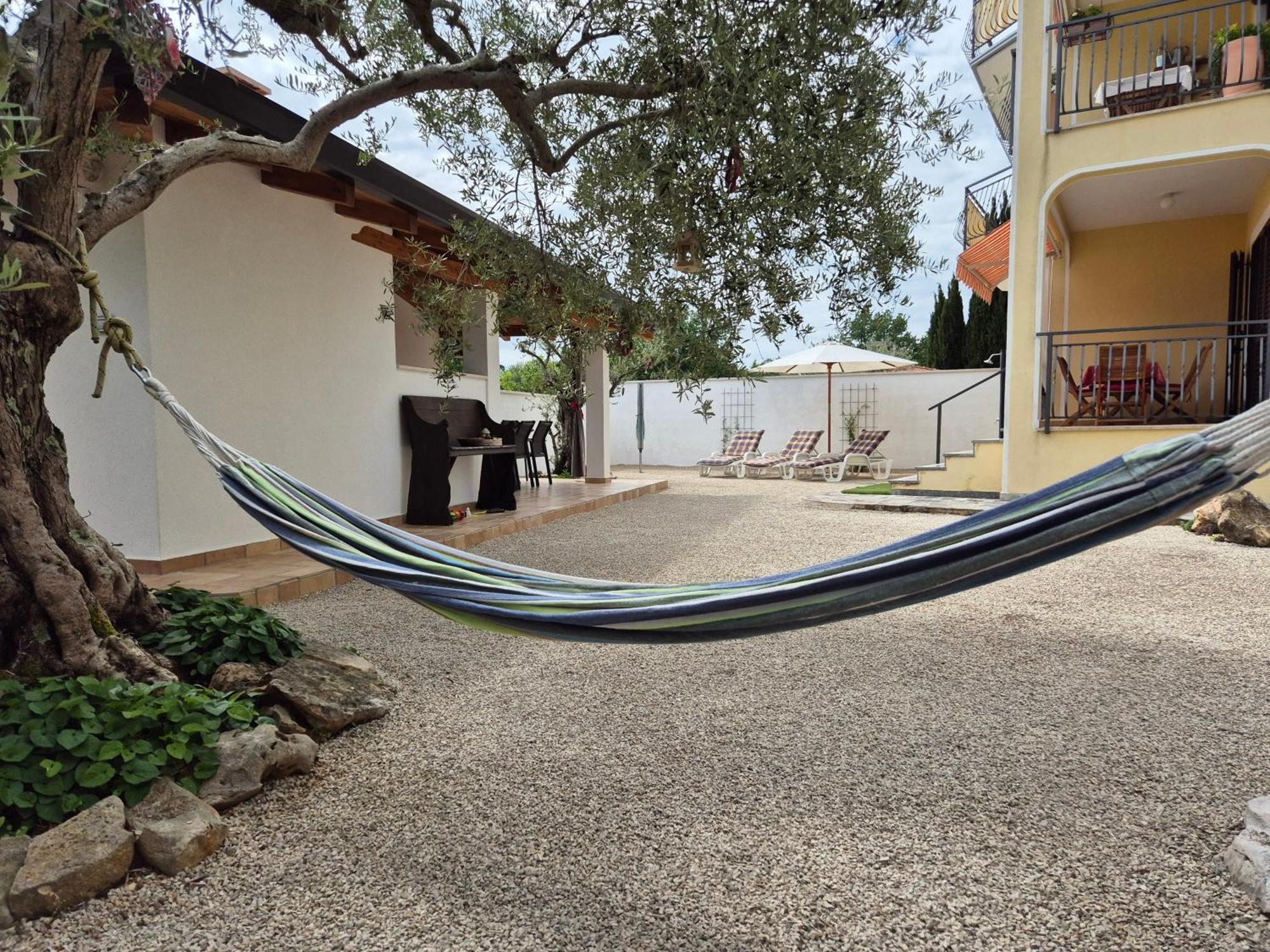 Apartment Vinja Porec - Privat Garden - Whirlpool Eksteriør bilde