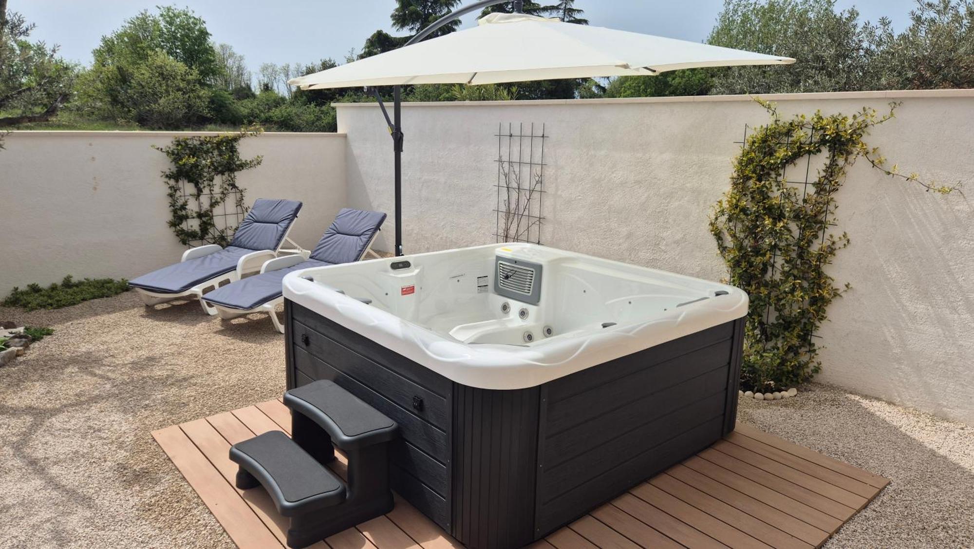 Apartment Vinja Porec - Privat Garden - Whirlpool Eksteriør bilde