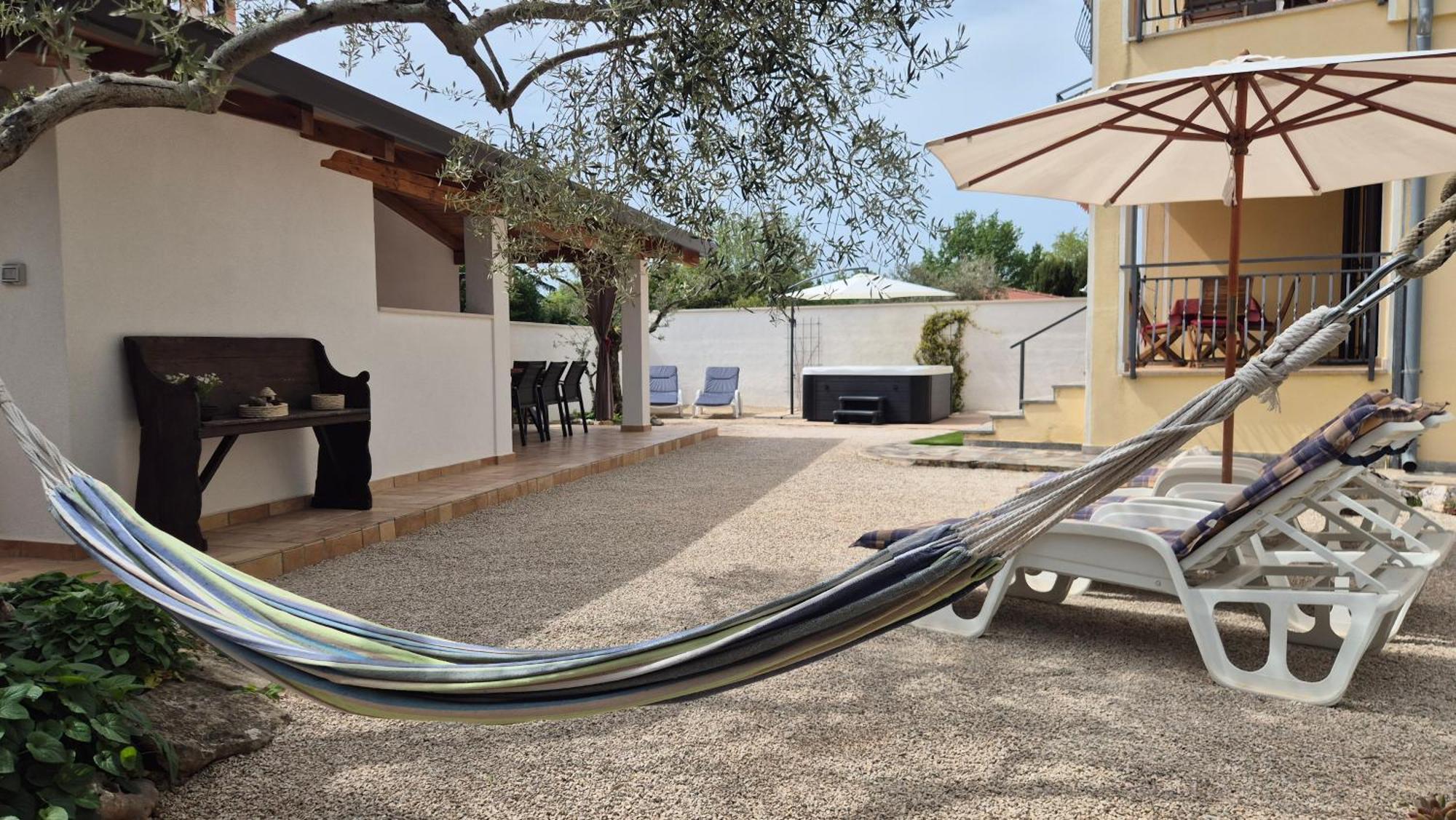 Apartment Vinja Porec - Privat Garden - Whirlpool Eksteriør bilde